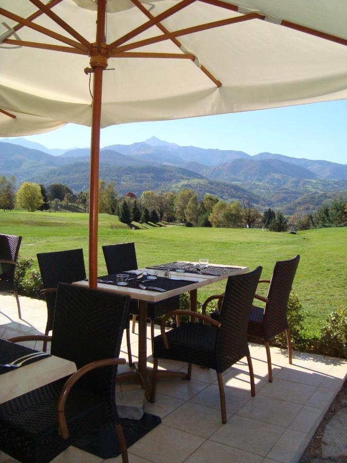 Hotel Le Domaine Du Golf Country Club De Bigorre Pouzac Exterior foto