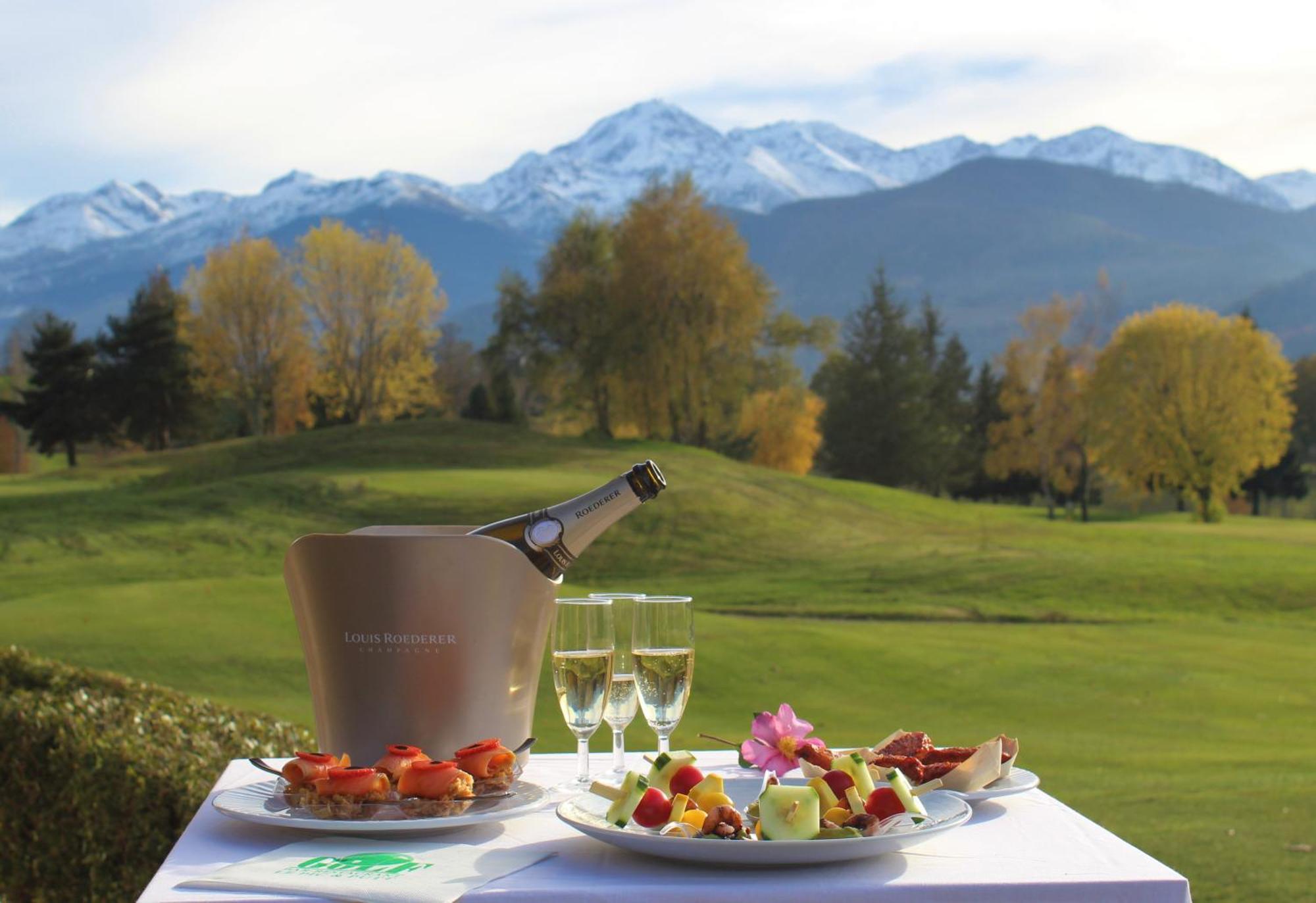 Hotel Le Domaine Du Golf Country Club De Bigorre Pouzac Exterior foto